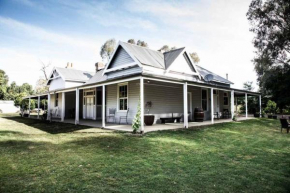 The Glenn Farmhouse on Ovens River